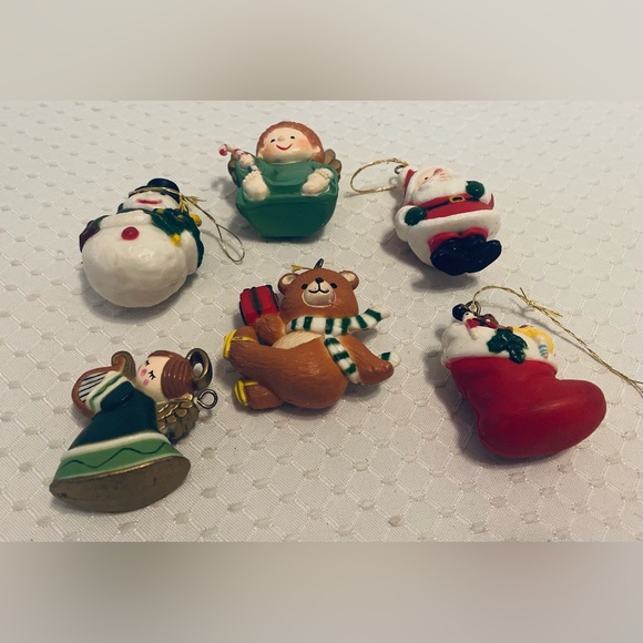 Christmas Around the World Ornaments Set, (6). - Picture 2 of 5